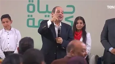 السيسي لسيدة من أهالي المنيا: 