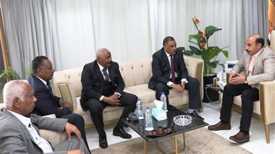  أشرف عطية يؤكد دعمه لمسيرة نادي أسوان للحفاظ على ترتيبه في الدوري الممتاز