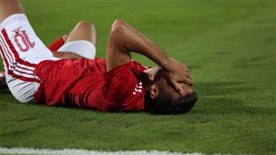 عاجل.. طبيب الأهلي يوضح حجم إصابة نجم الفريق 