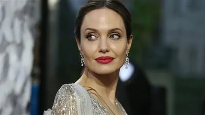 لماذا تصدرت النجمة العالمية أنجلينا جولي مواقع التواصل الاجتماعي؟