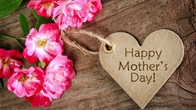 أفكار للاحتفال بعيد الأم.. بينها مشاهدة فيلم عائلي