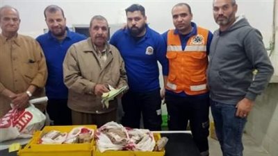 سيارة مهشمة داخلها مصابين و500 ألف جنيه.. حكاية أمانة مسعفي الجيزة بطريق الفيوم