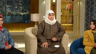 30 سنة ترتدي زي رجالي.. الحاجة صيصة قصة كفاح لتربية أولادها و25 حفيد 