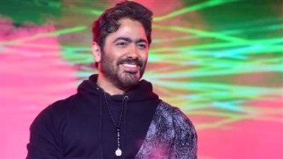 تامر حسني يُطالب جمهوره بالدعاء للبلوجر سارة ويعدها بالزيارة 