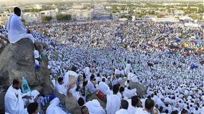 حج الجمعيات.. هل يجوز للمرأة أداء المناسك دون محرم؟