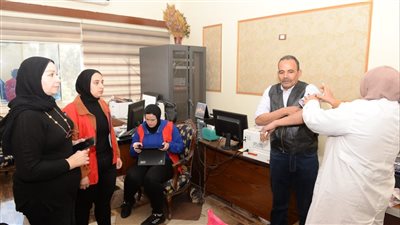 تطعيم 100 ألف مواطن ضد كورونا بحملة 