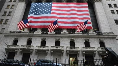 البيت الأبيض يدعو المركزي الأمريكي إلى 