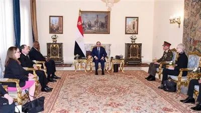 وزير الدفاع الأمريكي يثمن دور مصر المهم في الشرق الأوسط