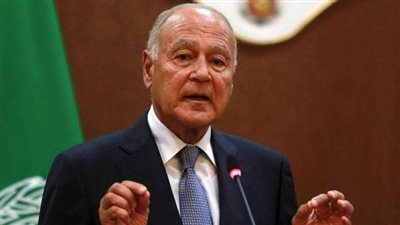 حنكة سياسية.. تصفيق حاد لأمين الجامعة العربية بعد رده على سؤال صحفية!