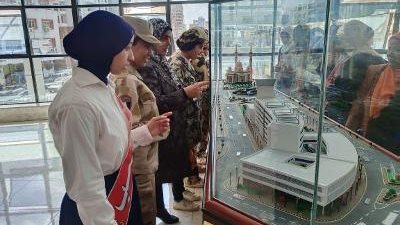  طالبات جيهان الثانوية يزرون متحف اعلام الدقهلية بديوان عام المحافظةة