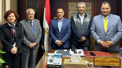 الأمين العام للآثار يلتقي بمؤسس المتحف الدولي للبرديات في إيطاليا