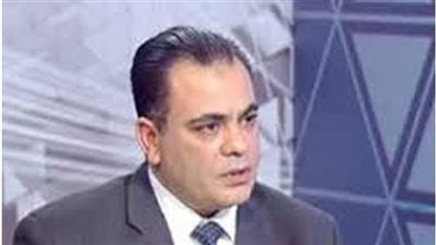 خبير مالي يكشف العلاقة بين ارتفاع الفائدة الامريكية وهبوط البورصة المصرية 