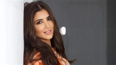 شاهد.. مي عمر تخطف الأنظار في أحدث إطلالة لها 