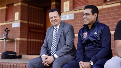 السفير المصري يحضر مران الأهلي في جنوب إفريقيا قبل مواجهة صنداونز