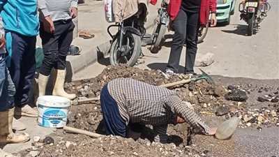 محافظ الجيزة يتابع جهود النظافة وأعمال إصلاح كسر بماسورة مياه بالعمرانية 