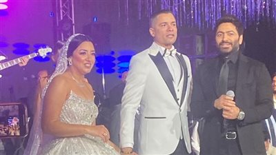 تامر حسني يشعل حفل زفاف حسن شاكوش وزوجته ريم طارق