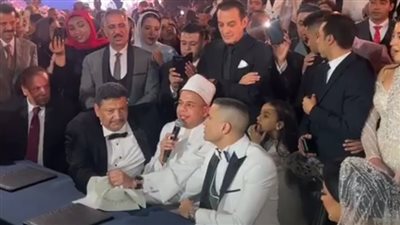 لحظة عقد قران حسن شاكوش.. وطارق علام يشهد على عقد الزواج (صور)