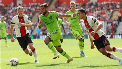 بالتردد.. قنوات مفتوحة تنقل مباراة مانشستر يونايتد ضد ساوثهامبتون في الدوري الإنجليزي