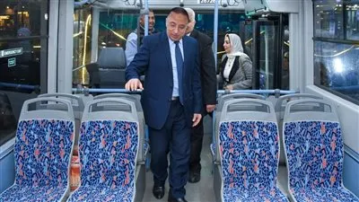 محافظ الإسكندرية: 15 أتوبيسا كهربائيا صديقا للبيئة تنطلق من اليوم