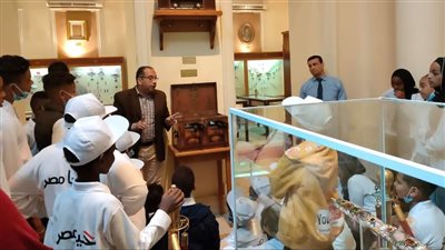 200 طفل من أبناء المحافظات الحدودية والأسمرات يزورون قصر عابدين وبانوراما حرب أكتوبر