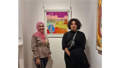 فنانة تشكيلية.. أؤمن بالمساواة.. لكن لا يمكن إلغاء الرجل من حياتنا (خاص)