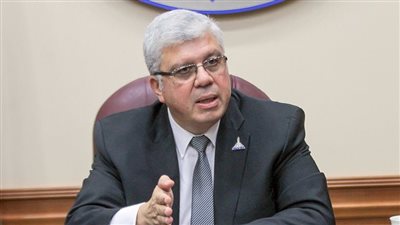 وزير التعليم العالي: نتابع تطبيق قرار إنشاء مستشفى لكل جامعة بها كلية طب