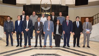 رئيس جامعة حلوان يجتمع مع أعضاء مجلس إدارة نادي The Club