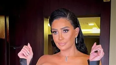 بالأحضان.. أحدث ظهور لـ غادة عبدالرازق مع زوجها (صور)