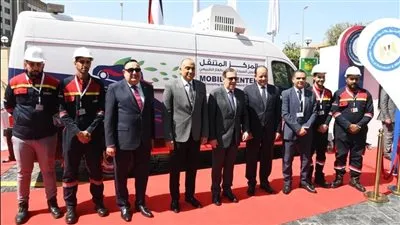 وزير البترول يفتتح أول مركز متنقل لتحويل وصيانة السيارات العاملة بالغاز الطبيعى