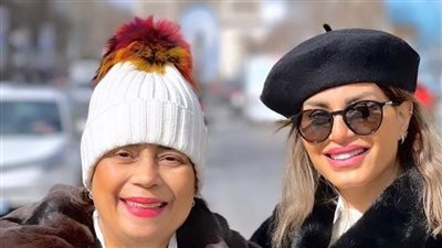 أغلى حاجة في حياتي.. منة فضالي توجه رسالة حب لوالدتها من باريس
