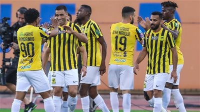 عاجل.. ثنائي الأهلي يقترب من الاتحاد بعد عقوبة منع القيد