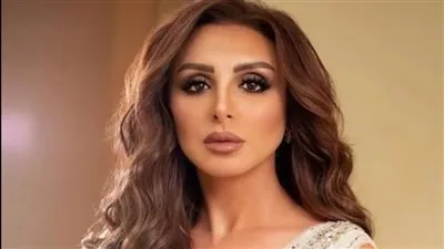 وسط تهليل وصياح.. أنغام تحيي حفلًا غنائيًا في الرياض