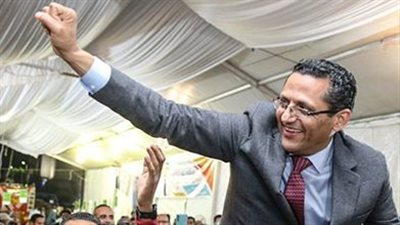 بعد فوزه بمقعد نقيب الصحفيين.. من هو الصحفي خالد البلشي 