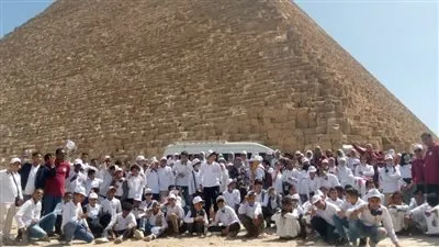 جولة لأطفال المحافظات الحدودية بأهرام الجيزة في رابع أيام 