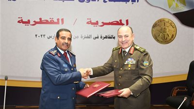 رئيس الأركان يستقبل نظيره القطري ويتفقدان مجمع الصناعات الهندسية 