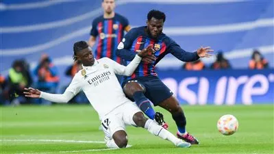 الدوري الإسباني.. برشلونة صاحب أقوى دفاع يواجه ريال مدريد الأفضل هجوميا في كلاسيكو الأرض