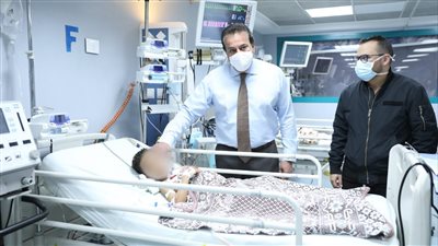 وزير الصحة يتفقد عدد من أقسام معهد القلب القومي (صور)