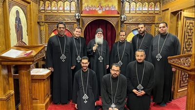 الأنبا مكاريوس يصلى القداس الإلهي مع مجمع المكرسين البتوليين 