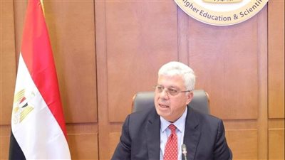 عضو لجنة التعليم بالبرلمان: طالبنا بعودة دراسة الطب 6 سنوات وسنة امتياز (فيديو)