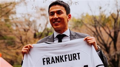 إينتراخت يعلن تجديد عقد مدافعه هاسيبي حتى 2024