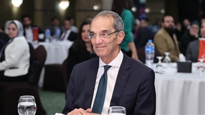  وزير الاتصالات: إطلاق مبادرات جديدة تستهدف التدريب المتخصص لخريجى كافة الكليات 