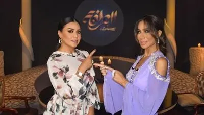 العرافة تفاجئ رانيا يوسف بـ أسرار تذاع لأول مرة أول أيام رمضان على شاشة المحور