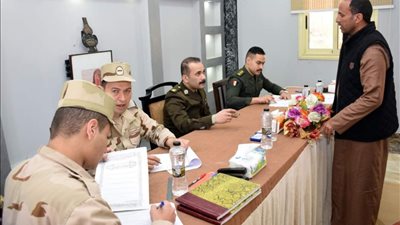 القوات المسلحة تدفع عددا من اللجان التجنيدية إلى المحافظات الحدودية لإنهاء المواقف التجنيدية للمواطنين