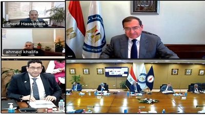 وزير البترول: التوسع فى مشروعات توصيل الغاز الطبيعي للمنازل