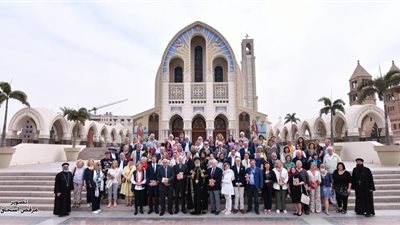 قداسة البابا تواضروس الثانى يستقبل وفد أساتذة جامعات أوروبية