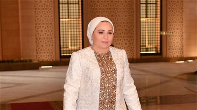 انتصار السيسي تقدم التهنئة بعيد القيامة للمصريين 