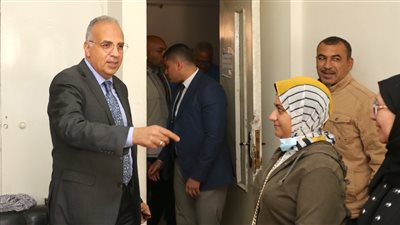 جولة تفقدية لوزير الري بمقر هيئة الصرف وإدارة ري الجيزة 