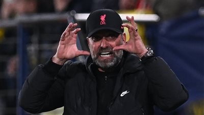 بقرار من كلوب.. رحيل 9 لاعبين عن ليفربول بنهاية الموسم