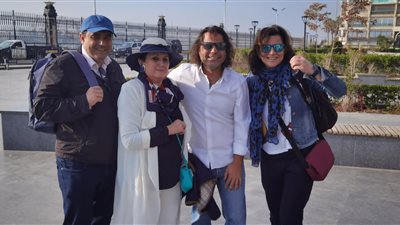 بورسعيد تستقبل أسرة بلغارية عاشت في المدينة قبل 40 عامًا علي متن كريستال السماوية