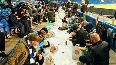 للمرة الأولى.. إفطار جماعي داخل نادي تشيلسي الإنجليزي